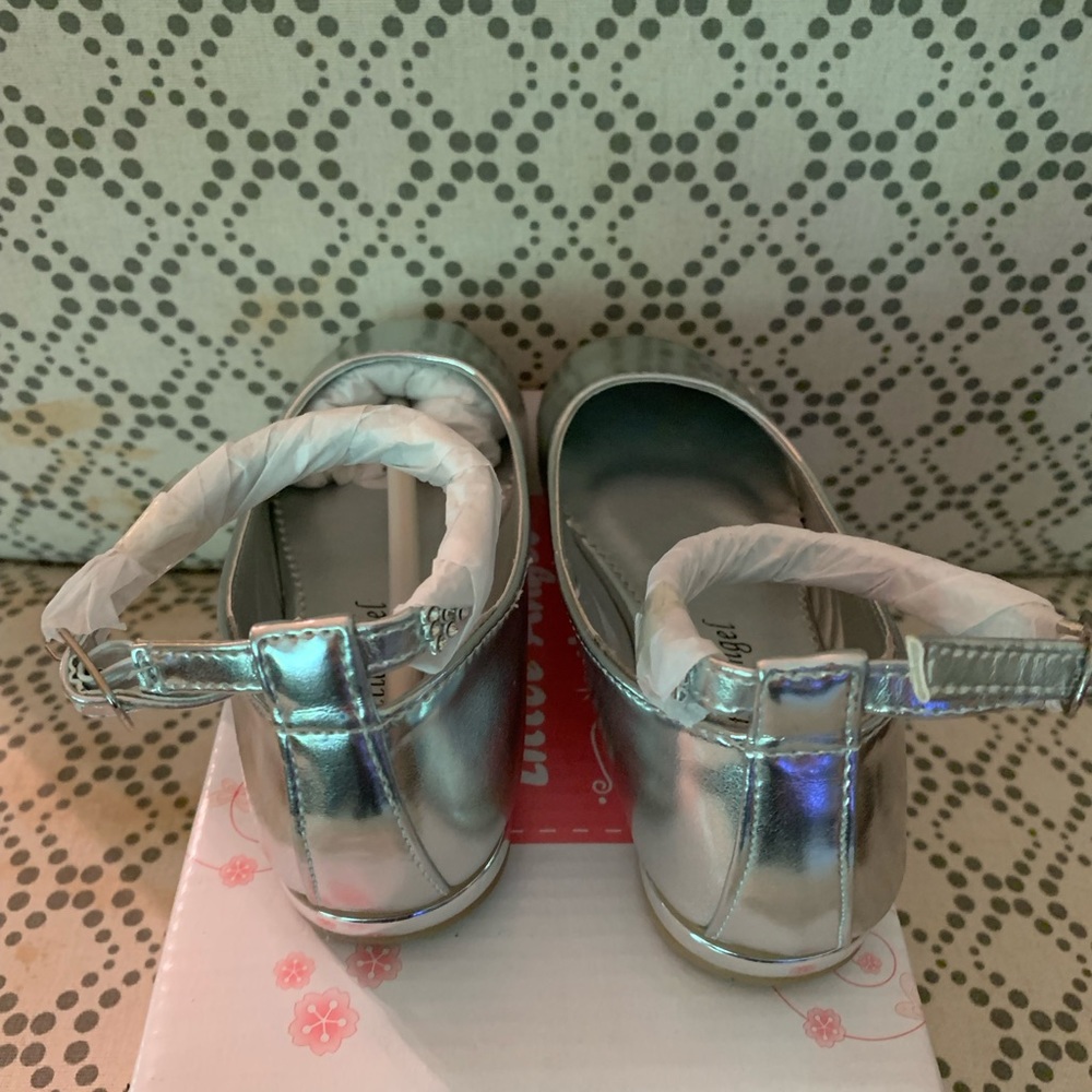 Silver shoes - Picture 3 of 7